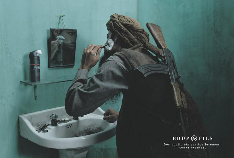 Publicité BDDP&Fils - Autopromotion - Des publicités particulièrement convaincantes - Un taliban se rase la barbe - Mousse à raser - 2002